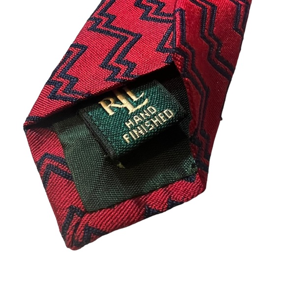 Ralph Lauren Silk Jacquard Red and Navy Blue Zig-Zag Chevron Necktie 3.5” - Picture 8 of 10